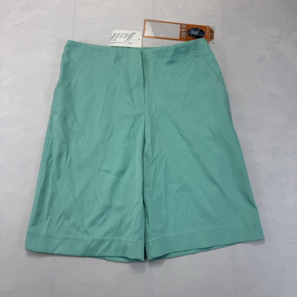 Tail Women's Size 10 Aqua Bermuda Golf Shorts Stretch Athletic NWT